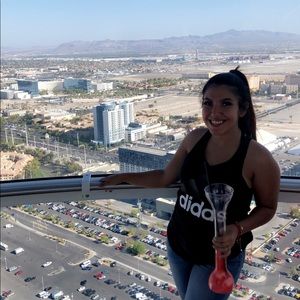 Meet your Posher, Yunuen